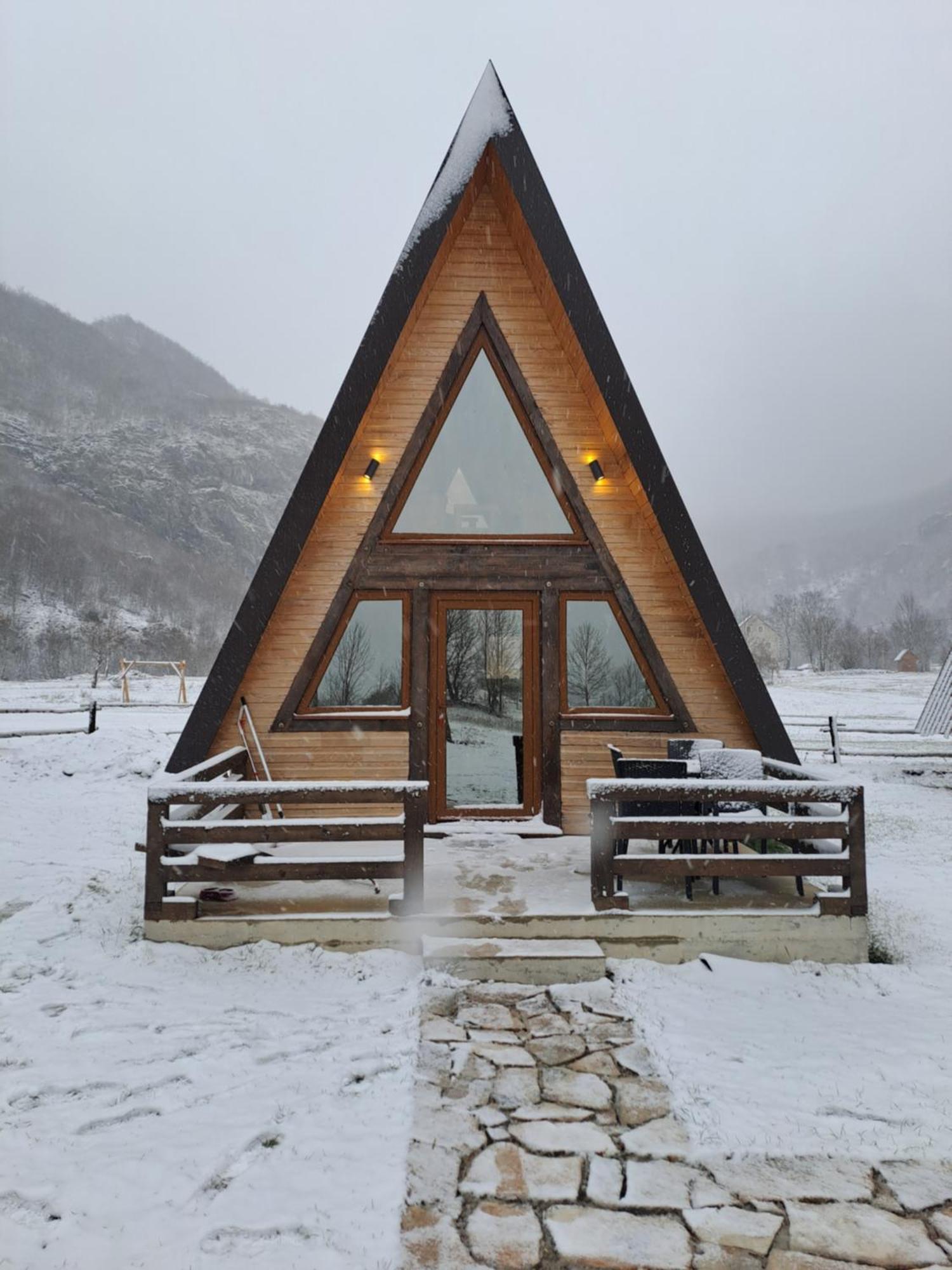 Wooden Cottages Konak Savnik Exterior foto